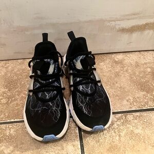 Boys Nike shoes with box